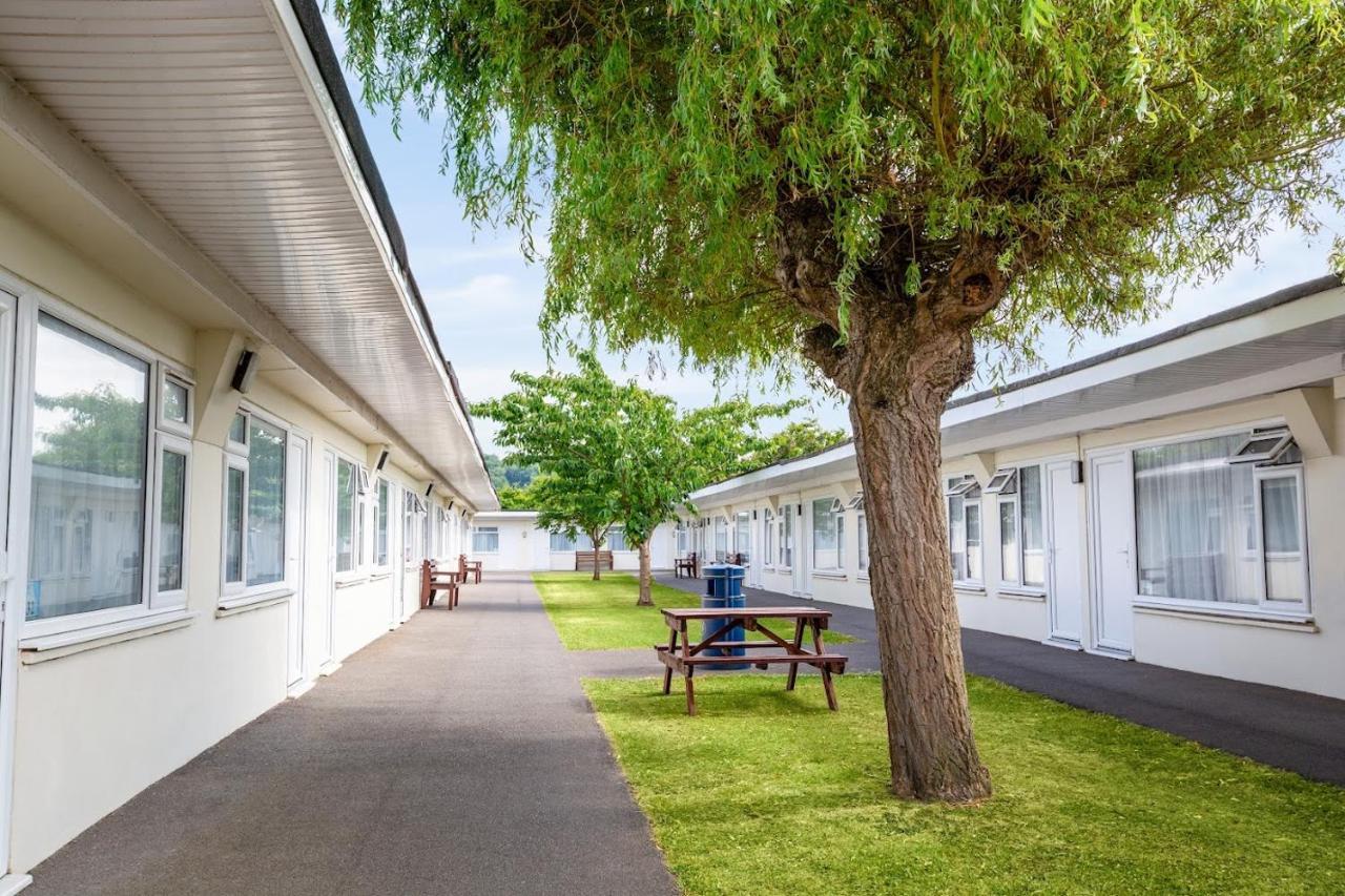 Sand Bay Holiday Village - Adults Only Weston-super-Mare Exterior foto